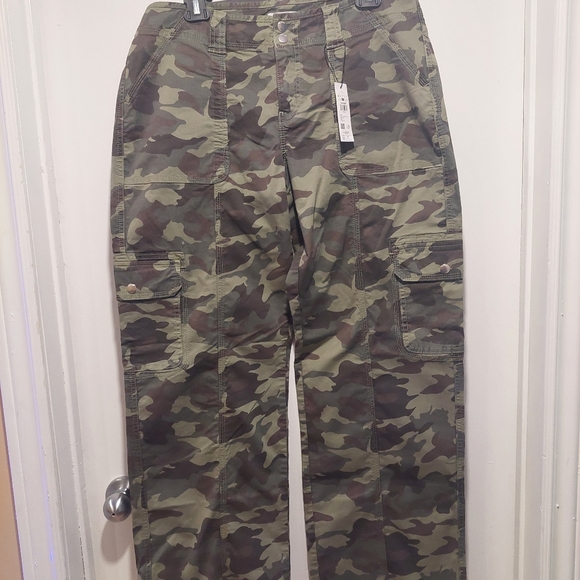 GARAGE Low-Rise Cargo Pants - Picture 3 of 7